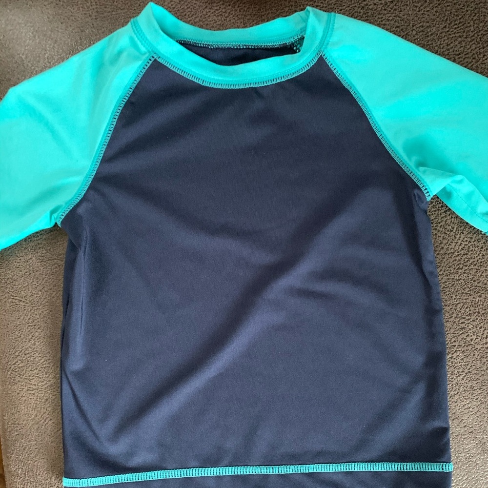 Wonder Nation boys swim top